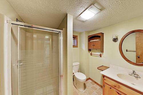 Private Mountain-view Home Near Skiing, Golf, Lake Home