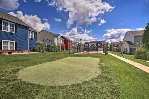 Spacious Townhome, Walk To Lake And Restaurant!