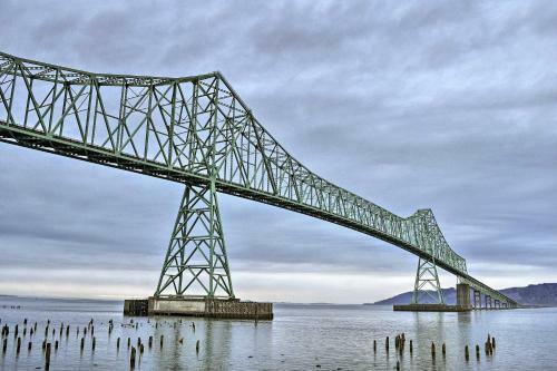 Apartamento Sleek Riverfront Condo On Pier In Downtown Astoria