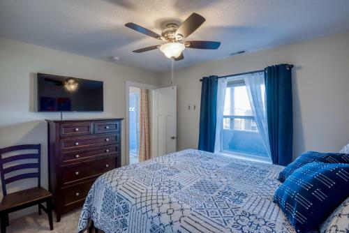 Oceanview Townhome - Pet Friendly - Sleeps 6 - King