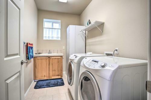 Pet-free Oceanfront Home With Hot Tub And Beach Access