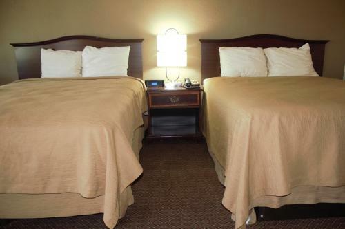 Hotel Oregon Trail Inn And Suites