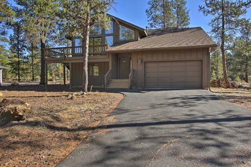 Pet-friendly Sunriver Home Hot Tub And 8 Sharc Passes