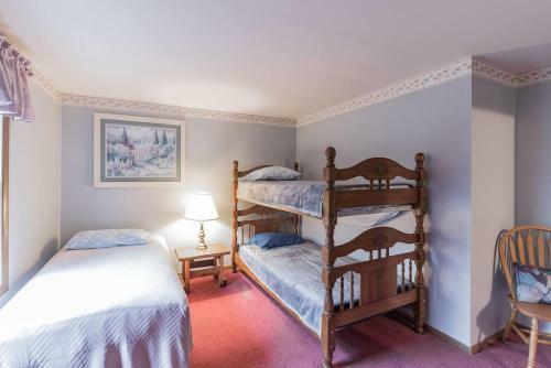 Bed & Breakfast Hickory Haven-poconos-sleeps 11-gameroom