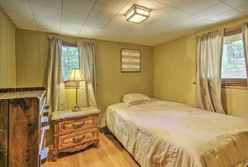 Cabin With Deck And Ranch - 1 Mi To Raystown Lake!