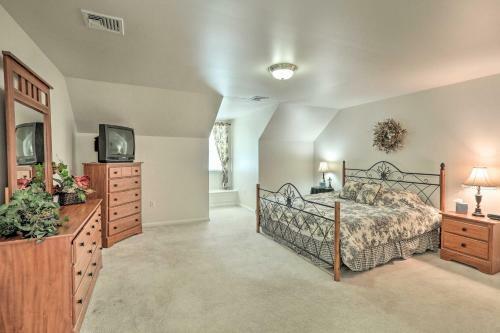Charming Amish Country Home With Private Pool And Bbq!