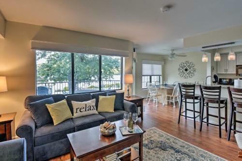 Apartamento Lakefront Poconos Condo With Pool Access And Water Views!