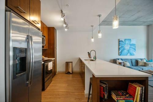Apartamento Luxury Retreat + Amenitized Building