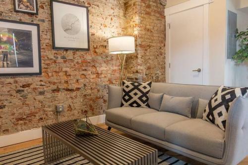 Modern & Cozy Philly Apartment - Perfect Location!