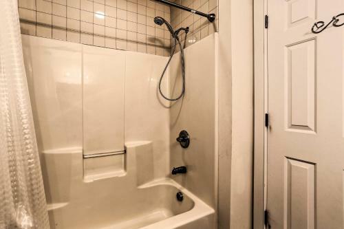 Slopeside Townhome Wfh, Ski, Dine And Hike!