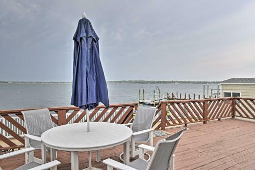 Home With 2 Kayaks, Deck And Views On Narragansett Bay!