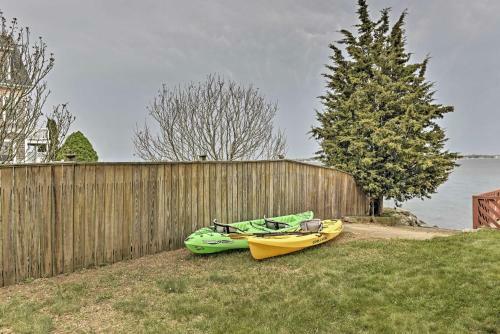 Home With 2 Kayaks, Deck And Views On Narragansett Bay!
