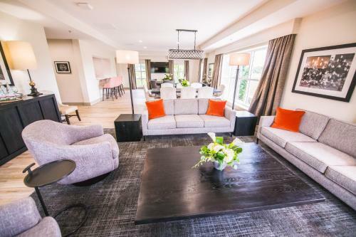 Hotel James F. Martin Inn