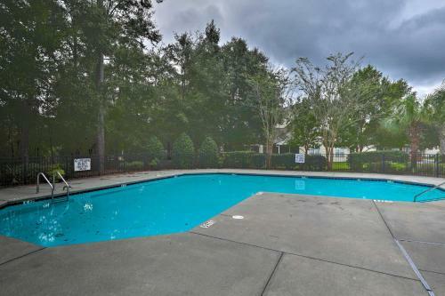 Cozy Townhome With Lanai 15 Mi To Charleston!