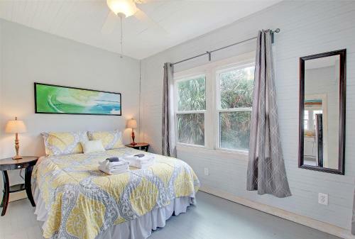 Apartamento New Listing! Boogie Down & Surf?s Up: 2-unit Home Duplex