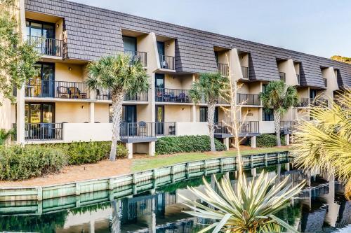 Island Club 10-109