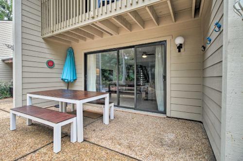 Renovated Villa With 1st-floor Master Walk To Beach