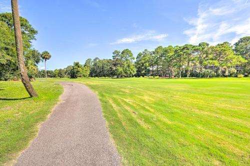 New! Renovated Villa With Golf Views Walk To Beach!