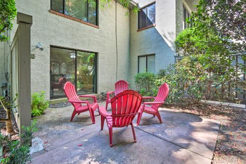 Beach Pebble Townhome About Quarter Mile To Ocean!