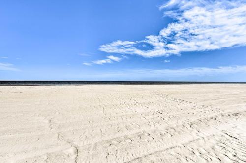 Modern Retreat Patio, Bbq, Less Than 1 Mi To Beach!