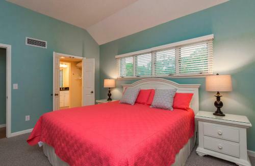 4689 Tennis Club Villa