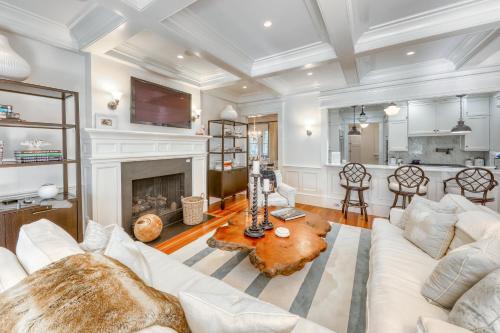 176 Governors Drive