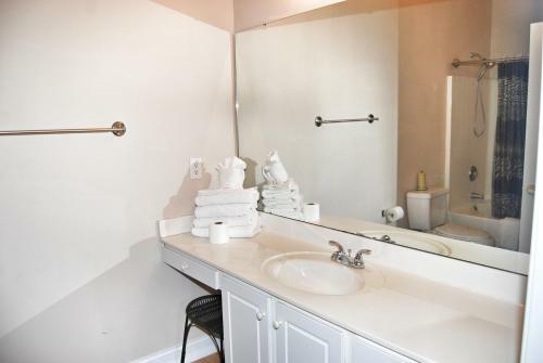 Apartamento 6000 Windsor Green Way 301 Condo