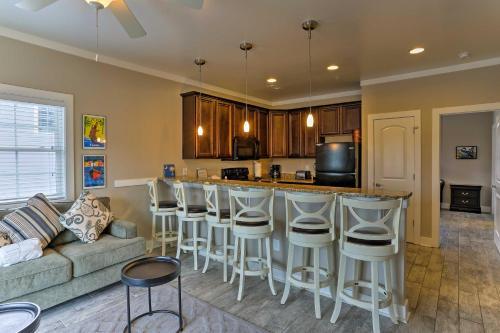 Myrtle Beach Home With Pool Access - Walk To Beach!
