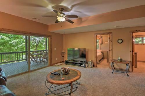 Spacious Family Retreat Steps To Lake Keowee