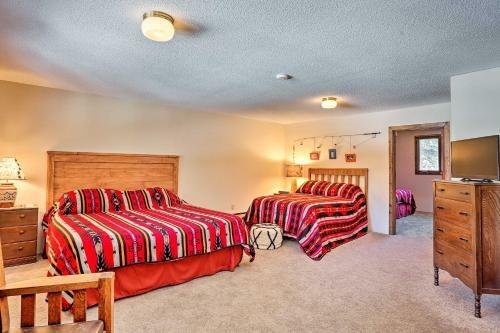 Tranquil Retreat On Creek With Deck On 30 Acres