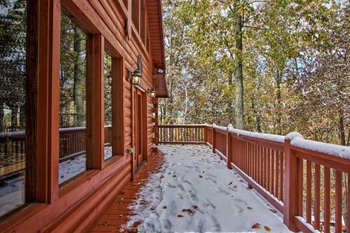 Secluded Smoky Mountain Retreat With Wraparound Deck!