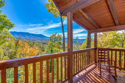 Breathtaking View Cabin With Covered Deck And Hot Tub