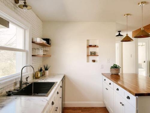 Revived Schoolhouse Near Downtown And Ut Campus