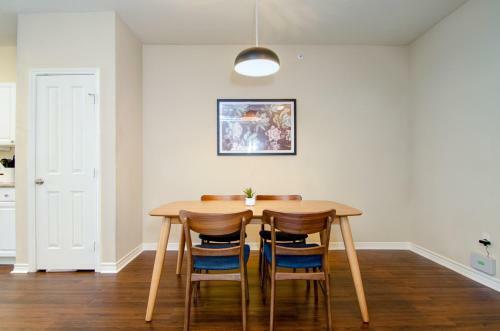 Apartamento Loft Style 1.5 Bedroom Walk 2 Downtown! Sleeps 6!
