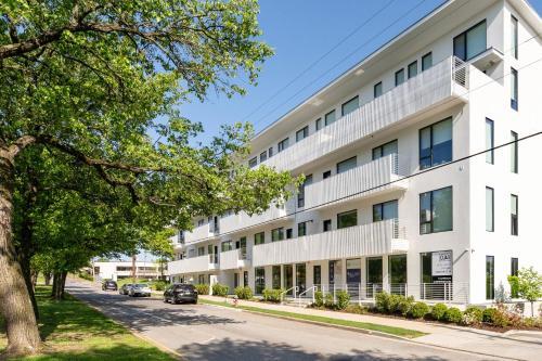 Apartamento Illume - Posh Resort Community - Courtyard Pool Condo