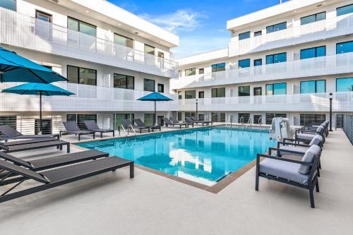 Apartamento Illume - 2 Ultramodern Suites - Courtyard Pool Condo