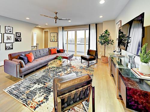 1011a 12th Ave North Townhome Townhouse
