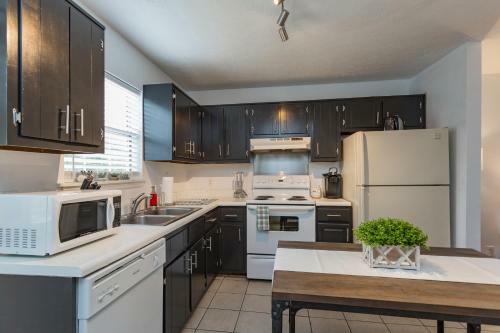 Cozy 2bd Nashville Home Close To Restaurants