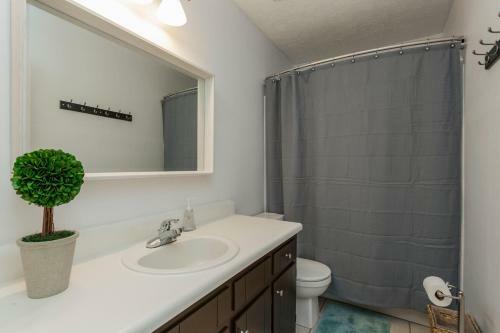 Cozy 2bd Nashville Home Close To Restaurants