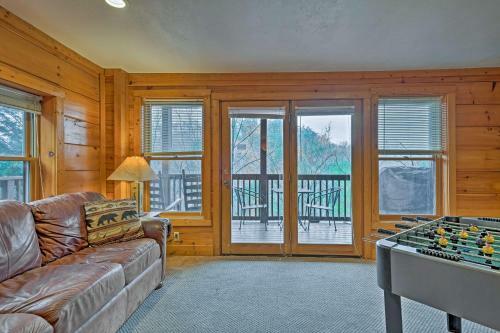 Pigeon Forge Resort Studio Cabin On Dollywood Ln!
