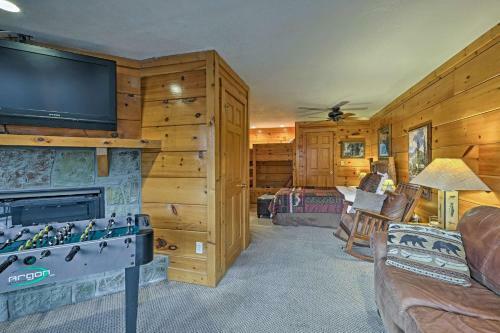 Pigeon Forge Resort Studio Cabin On Dollywood Ln!