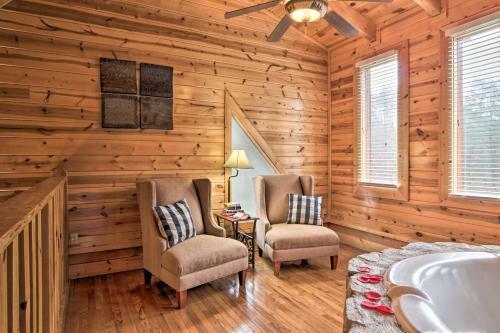 Pigeon Forge Cabin With Hot Tub, 2 5 Mi To The Strip