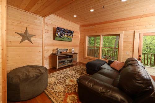 Honey J's Mountain Retreat