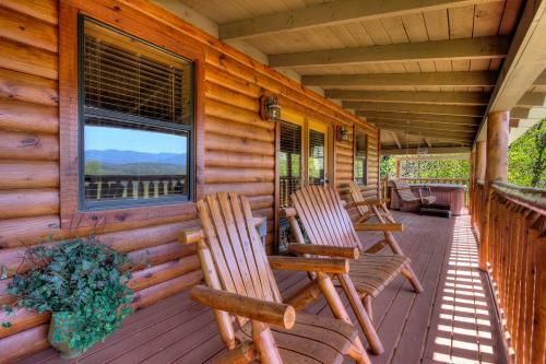 Grandpa Bear's View #233 By Aunt Bug's Cabin Rentals