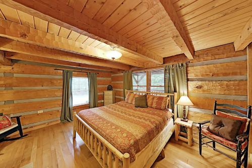 Serenity Together - 2 Mountain Cabins With Hot Tubs Cabin