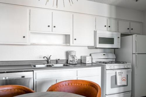 Wanderjaunt - West Campus Apartments