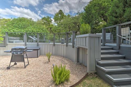 Austin Apartment With Game Room, Walk To Bus!
