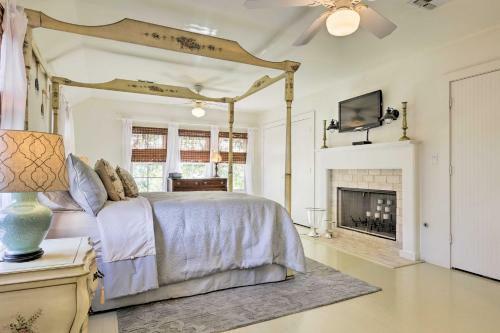 Charming Fredericksburg Home-1 Block From Main St!