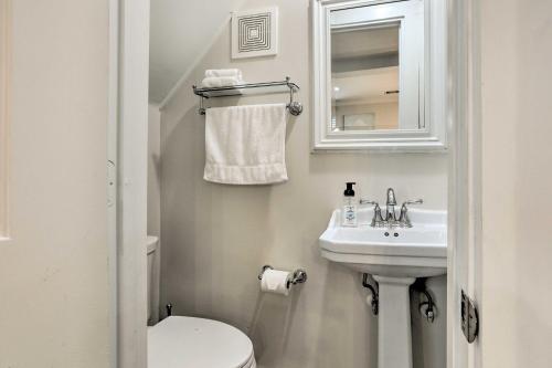 Dog-friendly Galveston Home - Walk To Beach!