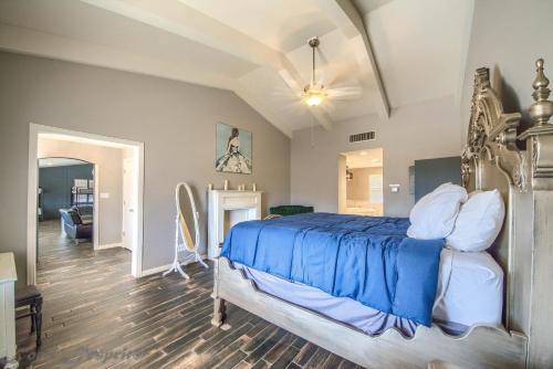 Hill Country Getaway Br 2230b Home